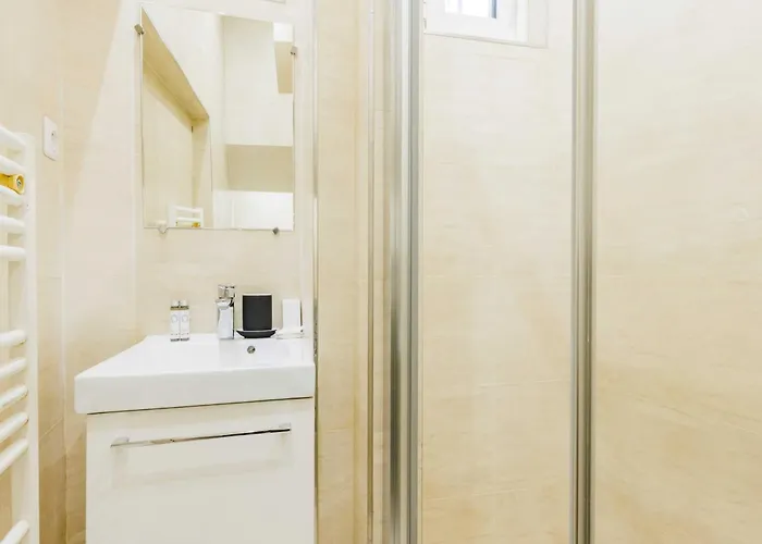 Quiet 1br 4p - Place Des Victoires